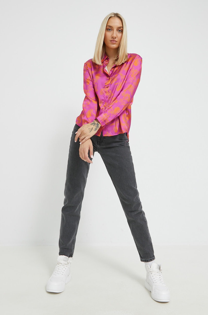 

Рубашка Cross Jeans женская цвет розовый regular классический воротник