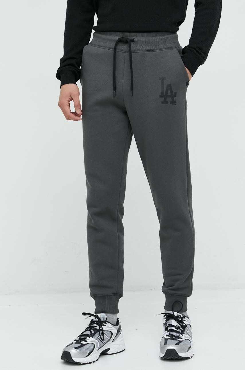 47brand pantaloni de trening Mlb Los Angeles Dodgers barbati, culoarea gri, cu imprimeu 47brand imagine noua