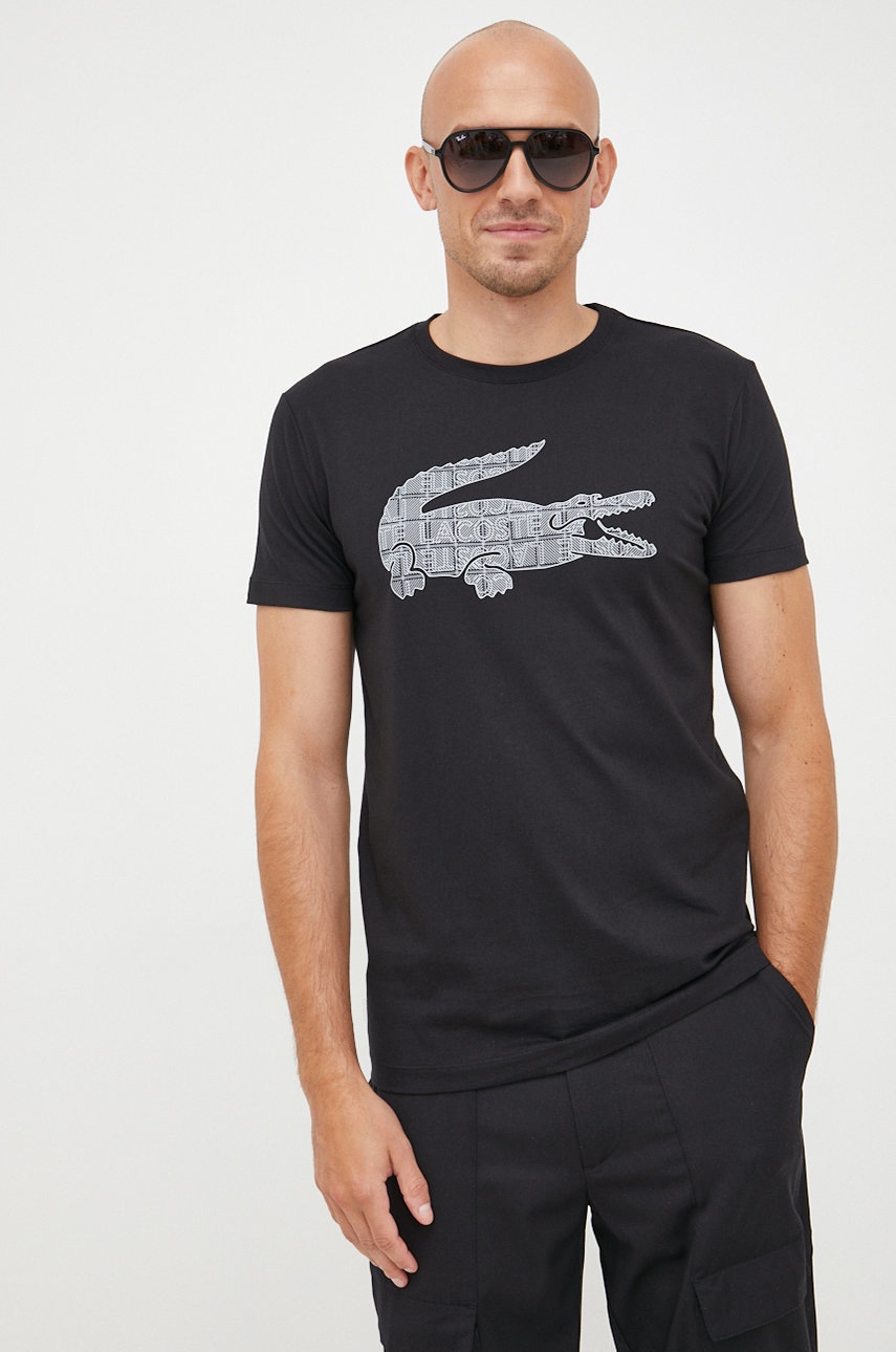 

Хлопковая футболка Lacoste цвет чёрный с принтом