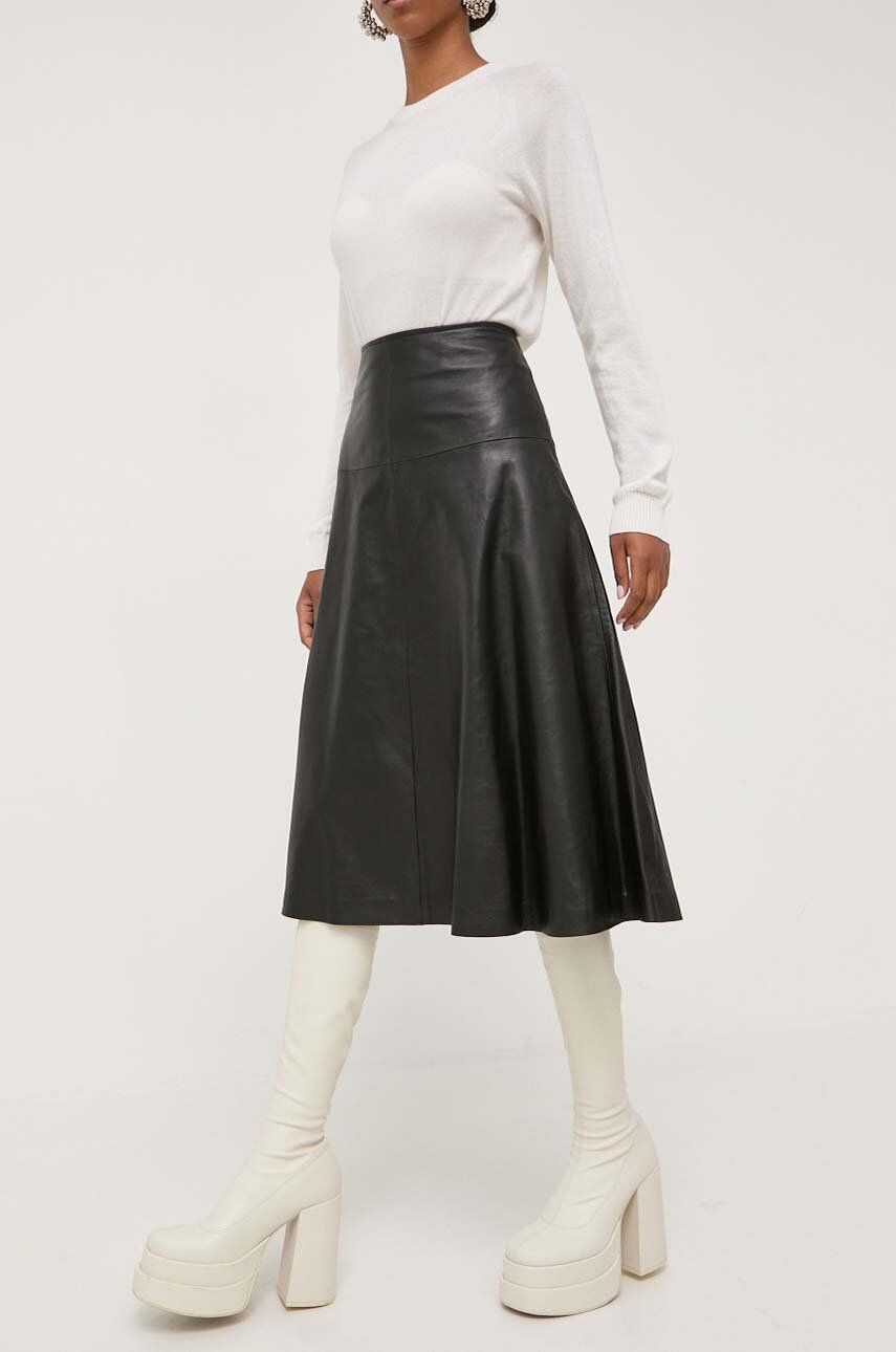 Kožená sukňa Liviana Conti čierna farba, midi, áčkový strih