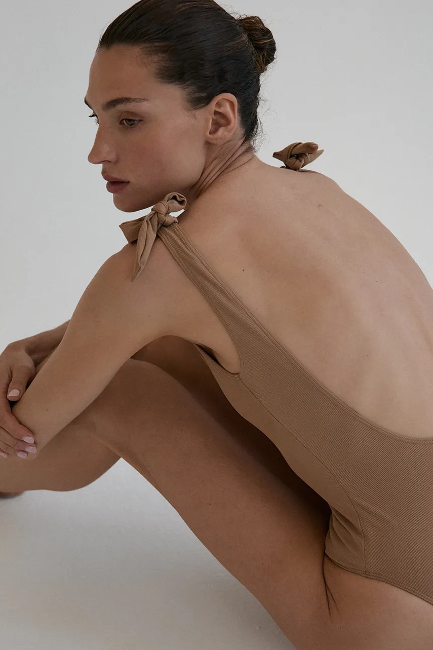 Jednodílné plavky MUUV. MUY (obrázek 5)