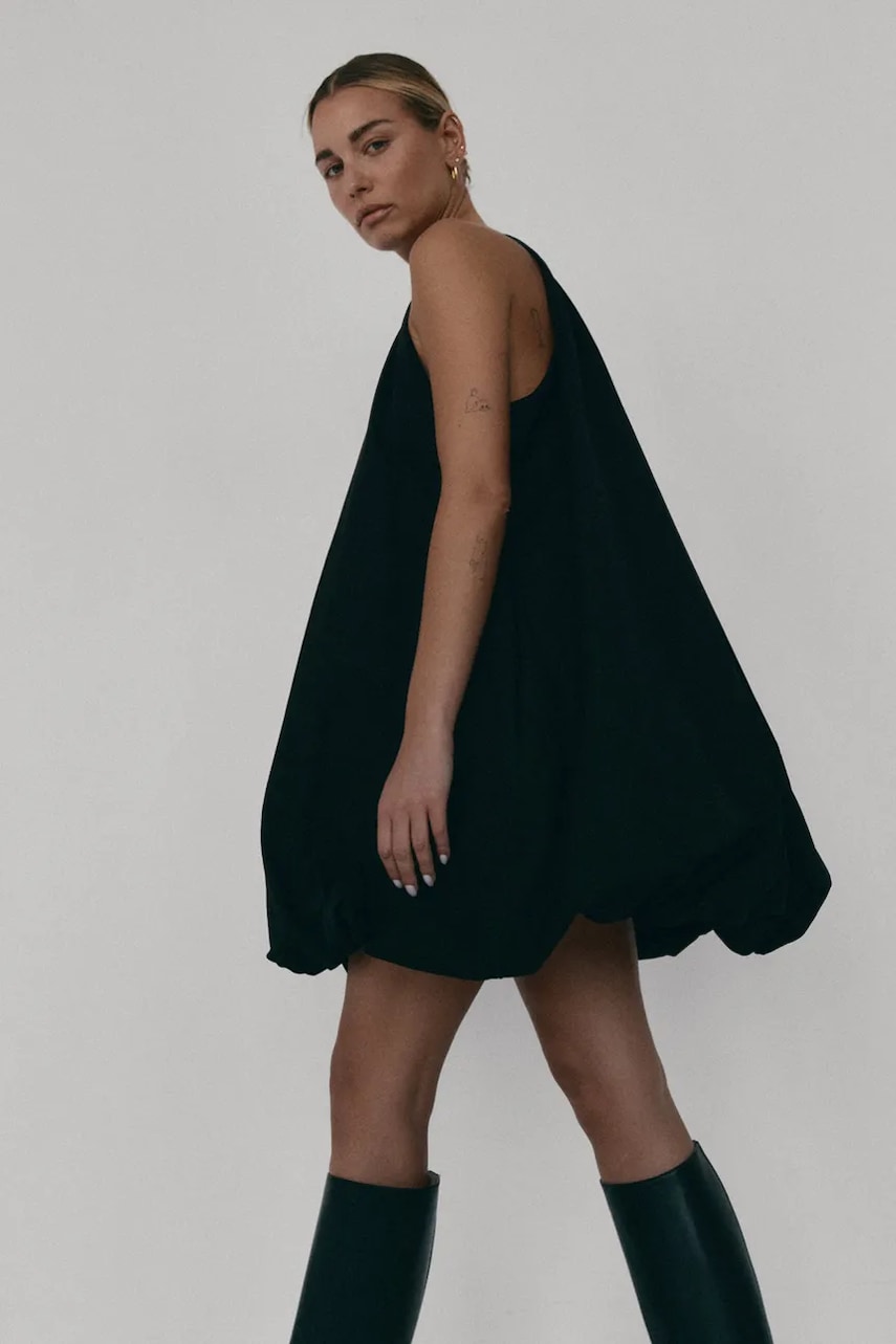 Сукня MUUV. LOU колір чорний mini oversize