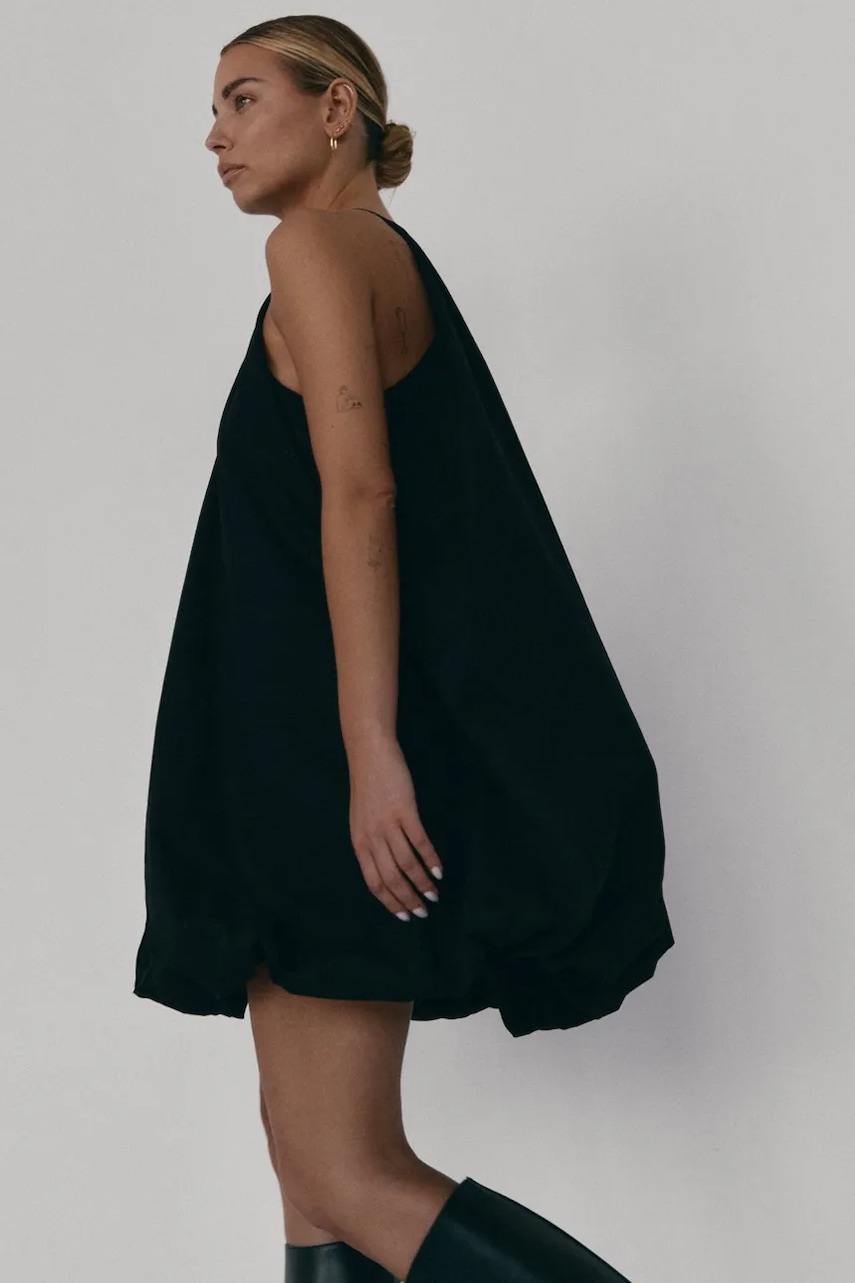 Сукня MUUV. LOU колір чорний mini oversize