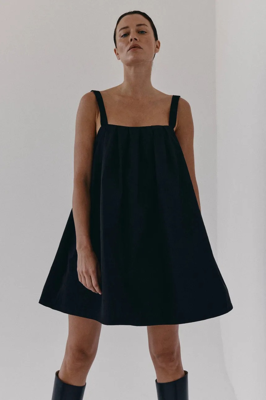 Сукня MUUV. JELLE колір чорний mini oversize