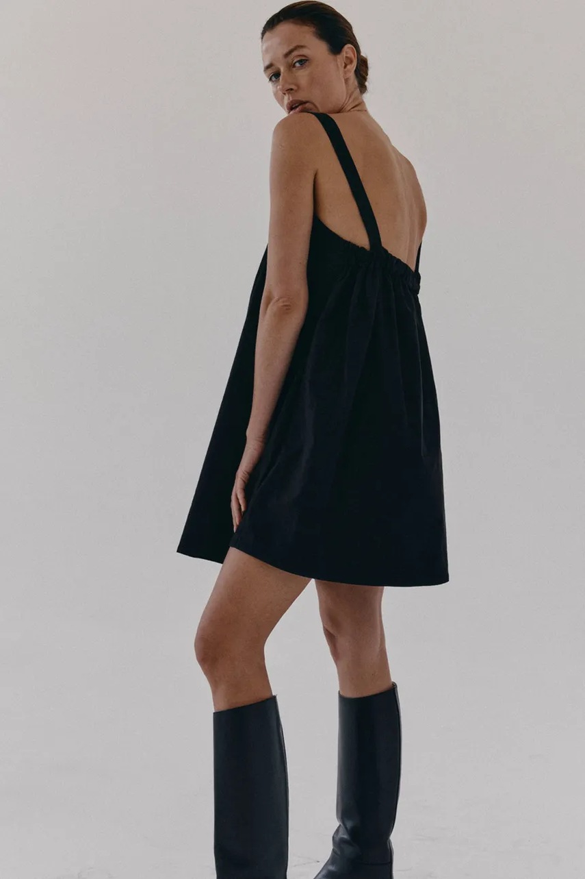 Сукня MUUV. JELLE колір чорний mini oversize
