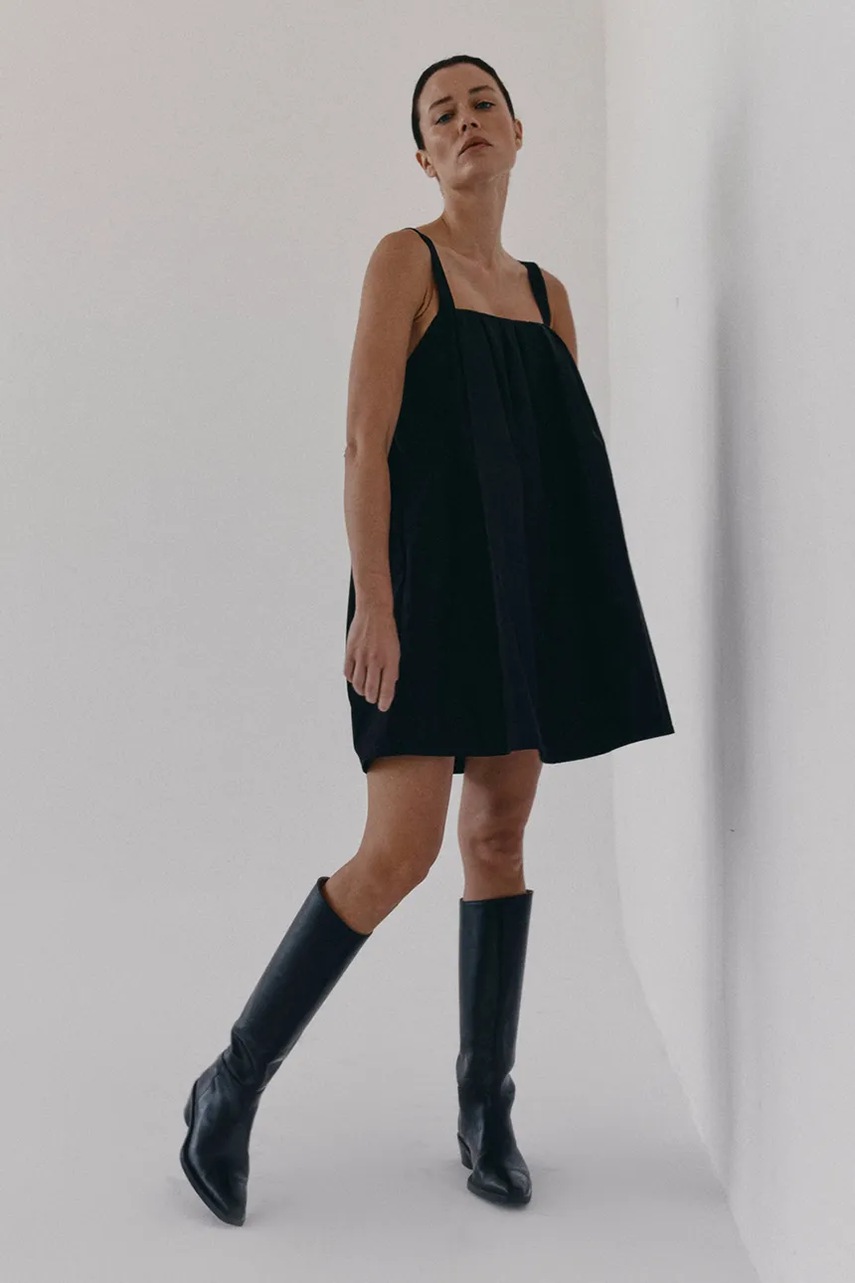 Сукня MUUV. JELLE колір чорний mini oversize