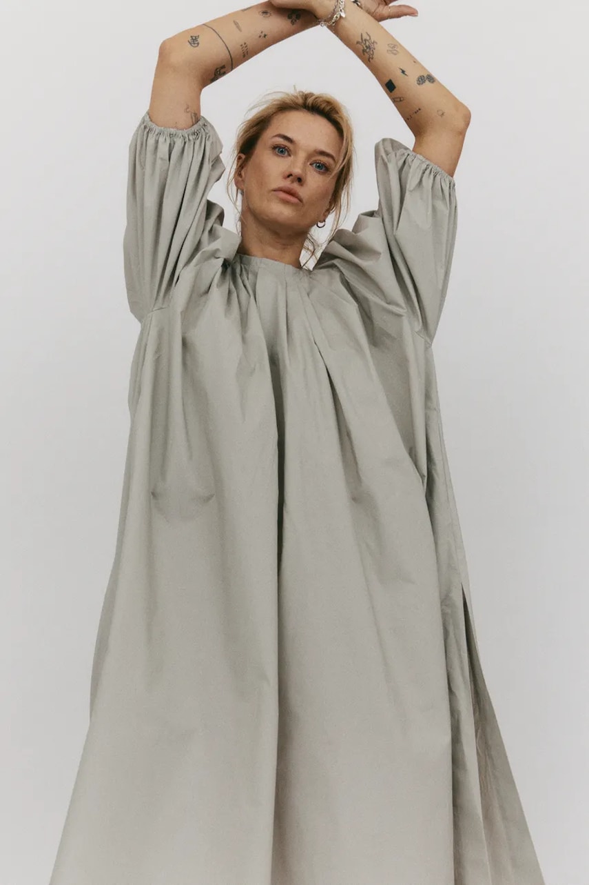 Βαμβακερό φόρεμα MUUV. BUFFLE