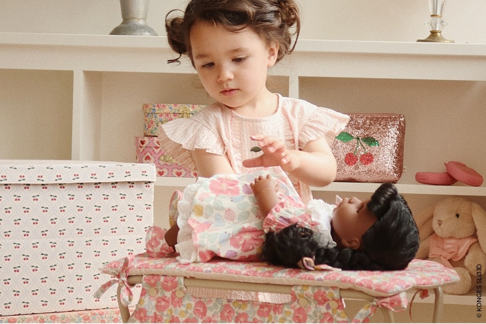 DOLL ESSENTIALS